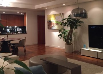 タワーマンションのモダンなインテリアアート